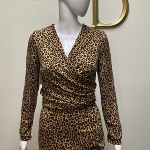 Beautiful Cheetah Print Wrap Top Ready to Ship for Xmas - Picture 2 of 2
